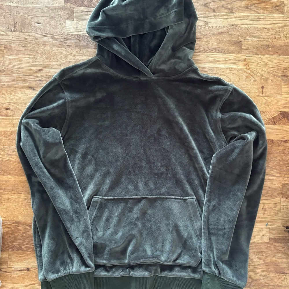 Roots Olive Green Velour Hoodie size Large